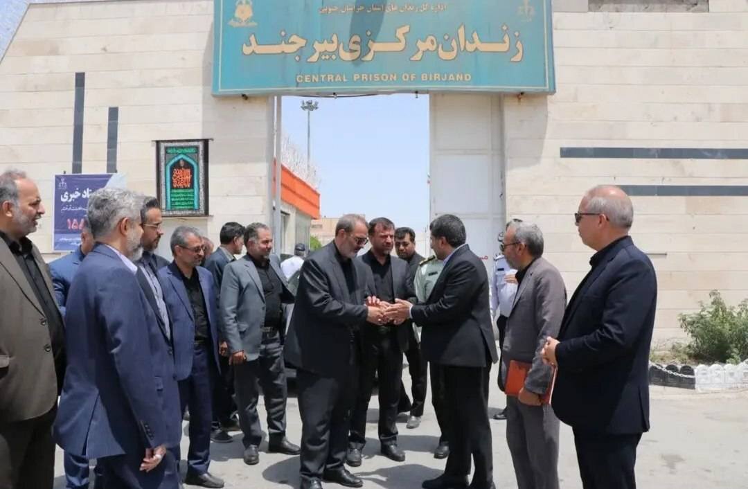 بازدید نماینده بیرجند از روستای نصرآباد، بازارروزهای شهرداری و زندان بیرجند/ بررسی مشکلات زیرساختی و توزیع اقلام عمومی در جریان نظارت میدانی
