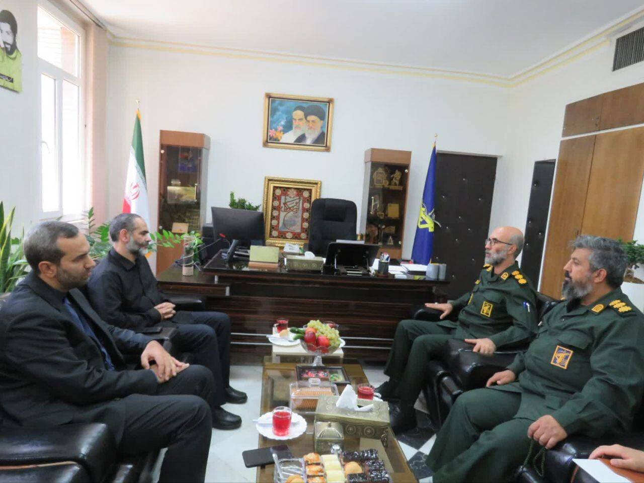 دیدار عباسی نماینده کرج با فرمانده جدید سپاه ناحیه امام حسین(ع)/بسیج ظرفیت قابل توجهی در حوزه فرهنگی و اجتماعی دارد