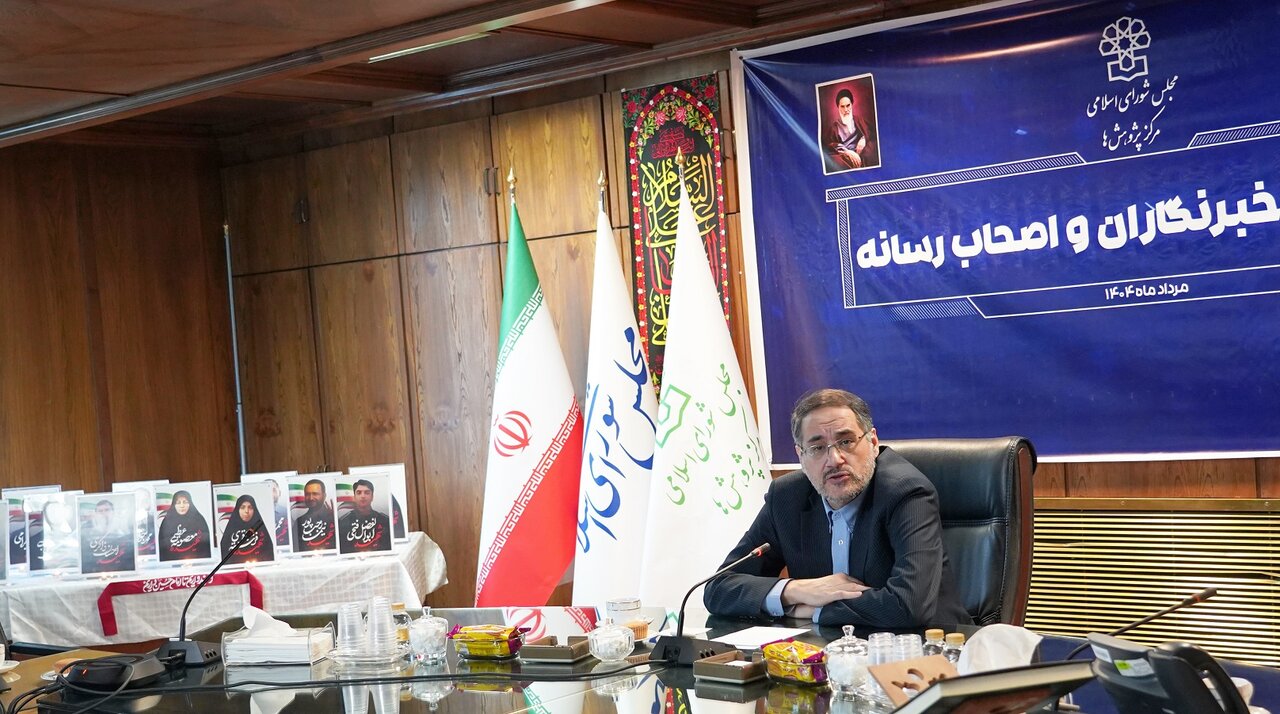 خبرنگاران در خط مقدم مقابله با ماشین تولید ناامیدی در جامعه هستند