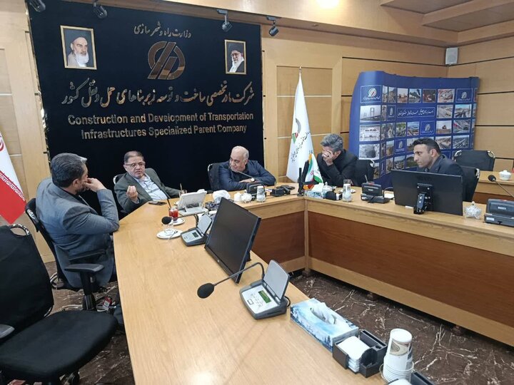 پیگیری مفتح درخصوص اجرای پروژه‌های زیرساختی و مدیریت خدمات عمومی تویسرکان