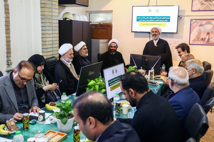 بازدید کمیسیون اصل 90 و فراکسیون قرآن و زیارت مجلس از طرح توسعه و پروژه‌های عمرانی حرم مطهر رضوی - 1