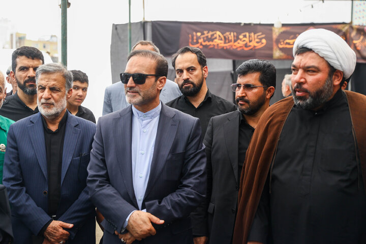 حضور اعضای کمیسیون اصل ۹۰ و فراکسیون قرآن و زیارت مجلس در موکب کفشداران امام رضا(ع) در مشهد مقدس