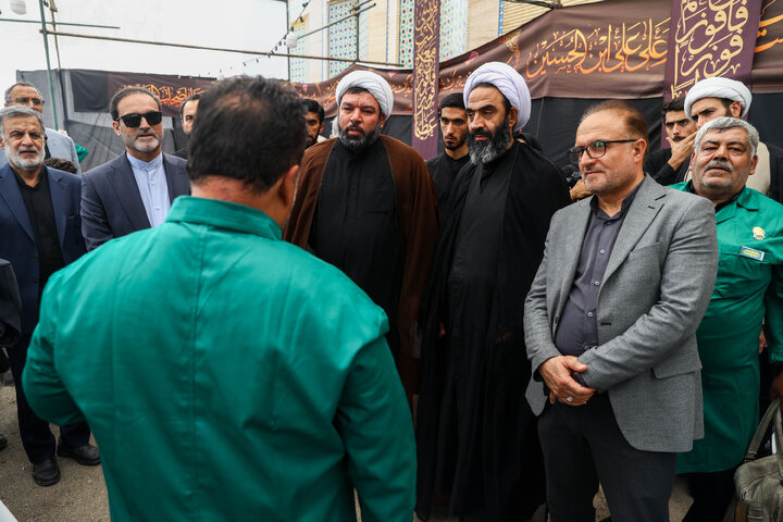 حضور اعضای کمیسیون اصل ۹۰ و فراکسیون قرآن و زیارت مجلس در موکب کفشداران امام رضا(ع) در مشهد مقدس