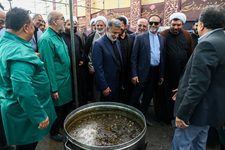 حضور اعضای کمیسیون اصل ۹۰ و فراکسیون قرآن و زیارت مجلس در موکب کفشداران امام رضا(ع) در مشهد مقدس