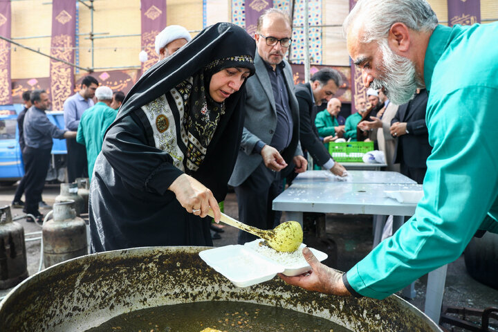 حضور اعضای کمیسیون اصل ۹۰ و فراکسیون قرآن و زیارت مجلس در موکب کفشداران امام رضا(ع) در مشهد مقدس