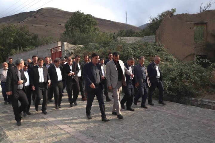 بازدید خوش سیما از روستاهای گرمی/۲ میلیارد ریال به هر یک از دهیاری های تازه تاسیس در گرمی و انگوت پرداخت می شود