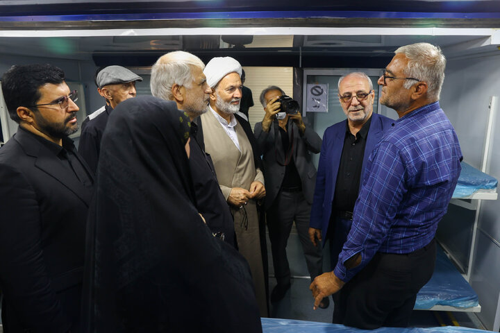 بازدید اعضای کمیسیون اصل ۹۰ و فراکسیون قرآن و زیارت مجلس از مواکب خدمت‌رسان به زائران حرم رضوی