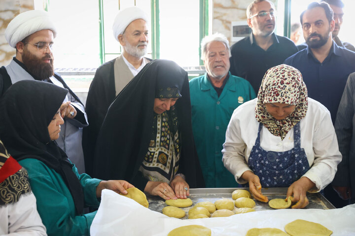 بازدید اعضای کمیسیون اصل ۹۰ و فراکسیون قرآن و زیارت مجلس از مواکب خدمت‌رسان به زائران حرم رضوی