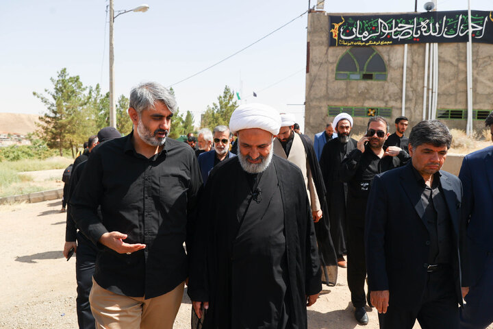 بازدید اعضای کمیسیون اصل ۹۰ و فراکسیون قرآن و زیارت مجلس از مواکب خدمت‌رسان به زائران حرم رضوی