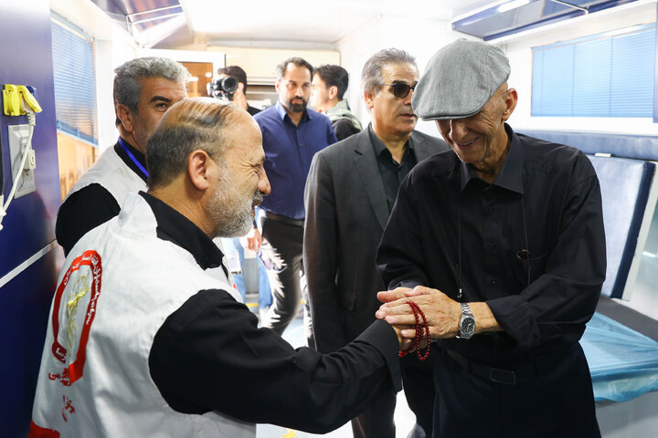 بازدید اعضای کمیسیون اصل ۹۰ و فراکسیون قرآن و زیارت مجلس از مواکب خدمت‌رسان به زائران حرم رضوی