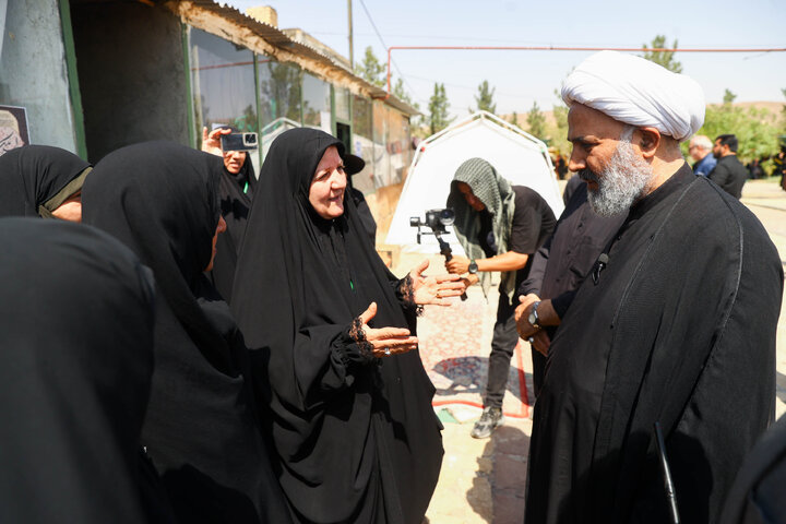 بازدید اعضای کمیسیون اصل ۹۰ و فراکسیون قرآن و زیارت مجلس از مواکب خدمت‌رسان به زائران حرم رضوی
