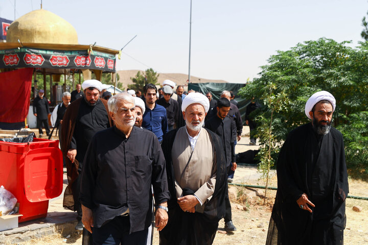 بازدید اعضای کمیسیون اصل ۹۰ و فراکسیون قرآن و زیارت مجلس از مواکب خدمت‌رسان به زائران حرم رضوی