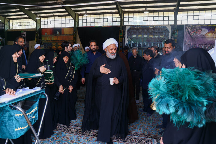 بازدید اعضای کمیسیون اصل ۹۰ و فراکسیون قرآن و زیارت مجلس از مواکب خدمت‌رسان به زائران حرم رضوی