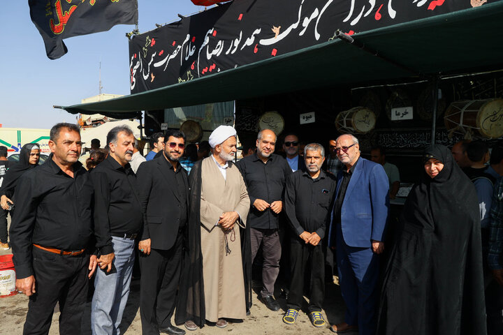 بازدید اعضای کمیسیون اصل ۹۰ و فراکسیون قرآن و زیارت مجلس از مواکب خدمت‌رسان به زائران حرم رضوی