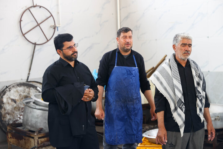 حضور اعضای کمیسیون اصل ۹۰ و فراکسیون قرآن و زیارت مجلس در مسیر پیاده‌روی زائران حرم رضوی