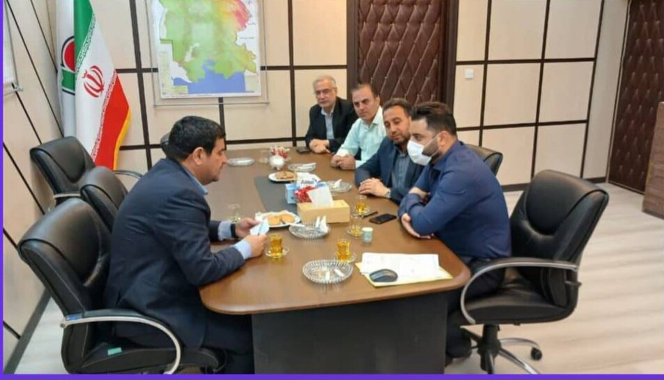 دیدار نماینده آبادان با مدیرکل راهداری و حمل و نقل جاده‌ای خوزستان/ زمین ۴ روستا برای ساخت مسکن اهالی آبادان تأمین شد/ دو پل عابر پیاده منیوحی و جاده تیپ ذوالفقار در آبادان وارد فاز اجرایی شدند