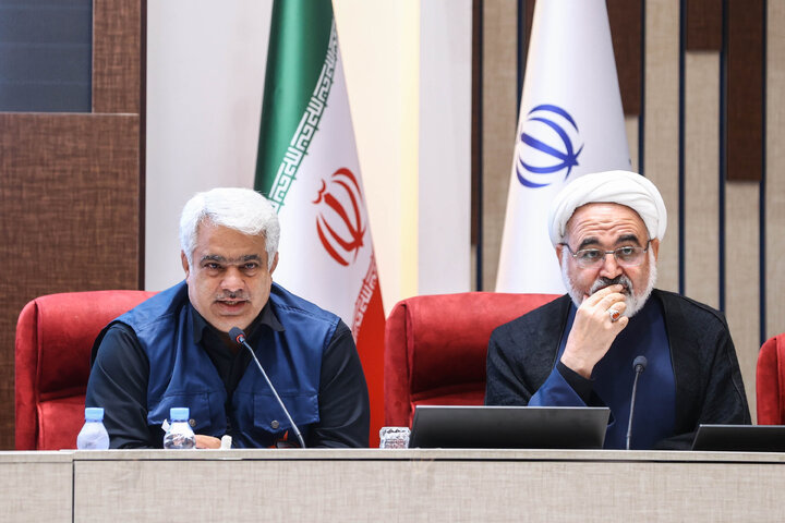 نشست اعضای کمیسیون اصل ۹۰ و فراکسیون قرآن و زیارت مجلس با استاندار، شهردار و ستاد اجرایی خدمات سفر زائرین خراسان رضوی