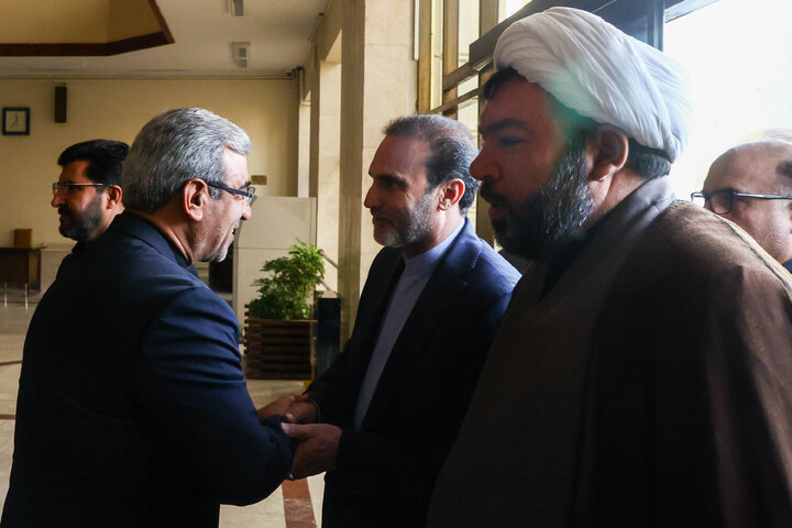 نشست اعضای کمیسیون اصل ۹۰ و فراکسیون قرآن و زیارت مجلس با استاندار، شهردار و ستاد اجرایی خدمات سفر زائرین خراسان رضوی