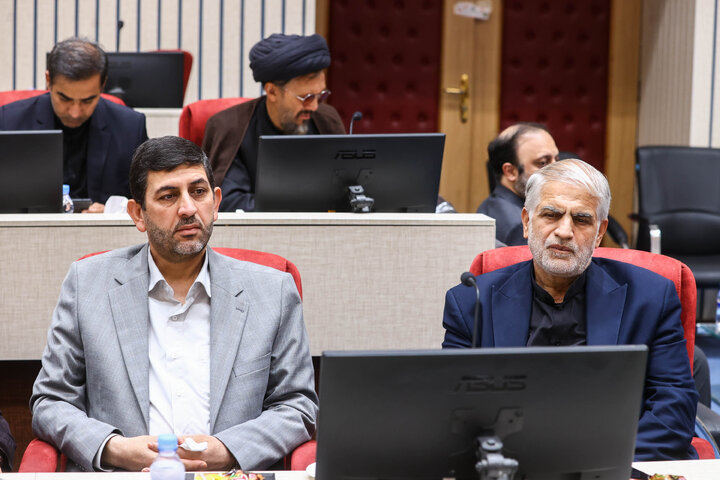 نشست اعضای کمیسیون اصل ۹۰ و فراکسیون قرآن و زیارت مجلس با استاندار، شهردار و ستاد اجرایی خدمات سفر زائرین خراسان رضوی