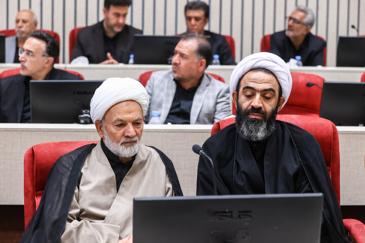 نشست اعضای کمیسیون اصل ۹۰ و فراکسیون قرآن و زیارت مجلس با استاندار، شهردار و ستاد اجرایی خدمات سفر زائرین خراسان رضوی