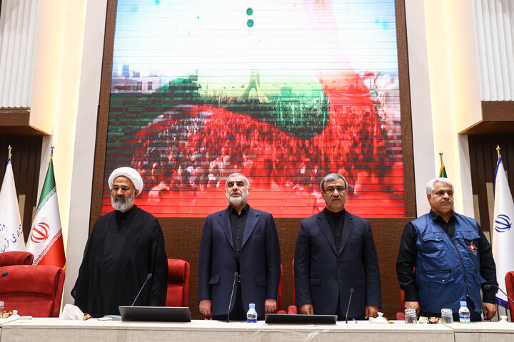 نشست اعضای کمیسیون اصل ۹۰ و فراکسیون قرآن و زیارت مجلس با استاندار، شهردار و ستاد اجرایی خدمات سفر زائرین خراسان رضوی