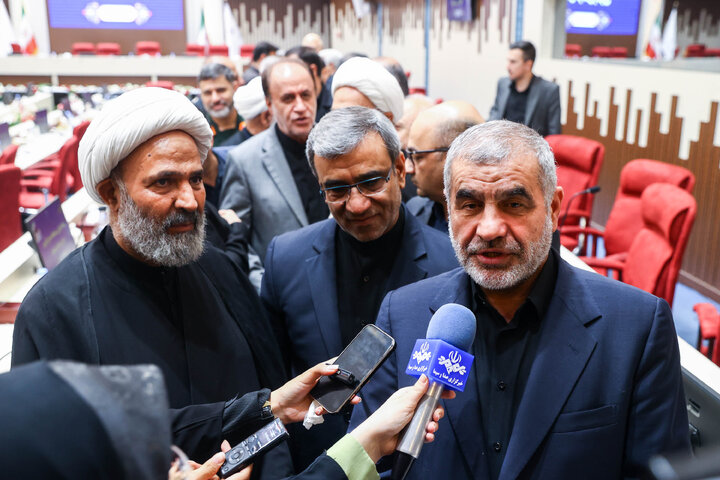 نشست اعضای کمیسیون اصل ۹۰ و فراکسیون قرآن و زیارت مجلس با استاندار، شهردار و ستاد اجرایی خدمات سفر زائرین خراسان رضوی
