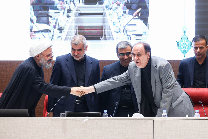 نشست اعضای کمیسیون اصل ۹۰ و فراکسیون قرآن و زیارت مجلس با استاندار، شهردار و ستاد اجرایی خدمات سفر زائرین خراسان رضوی