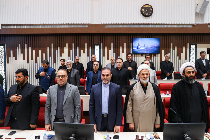 نشست اعضای کمیسیون اصل ۹۰ و فراکسیون قرآن و زیارت مجلس با استاندار، شهردار و ستاد اجرایی خدمات سفر زائرین خراسان رضوی