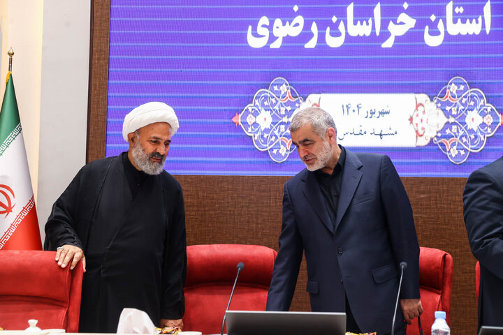 نشست اعضای کمیسیون اصل ۹۰ و فراکسیون قرآن و زیارت مجلس با استاندار، شهردار و ستاد اجرایی خدمات سفر زائرین خراسان رضوی