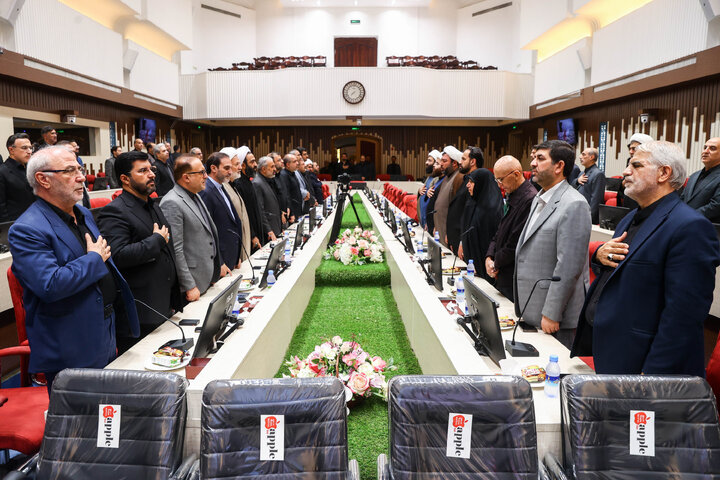 نشست اعضای کمیسیون اصل ۹۰ و فراکسیون قرآن و زیارت مجلس با استاندار، شهردار و ستاد اجرایی خدمات سفر زائرین خراسان رضوی