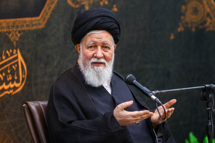 دیدار اعضای کمیسیون اصل ۹۰ و فراکسیون قرآن و زیارت مجلس با نماینده ولی‌فقیه و امام جمعه مشهد