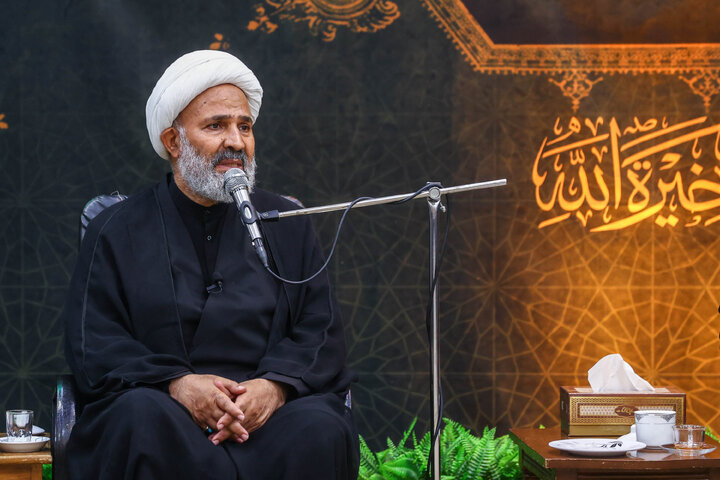 دیدار اعضای کمیسیون اصل ۹۰ و فراکسیون قرآن و زیارت مجلس با نماینده ولی‌فقیه و امام جمعه مشهد