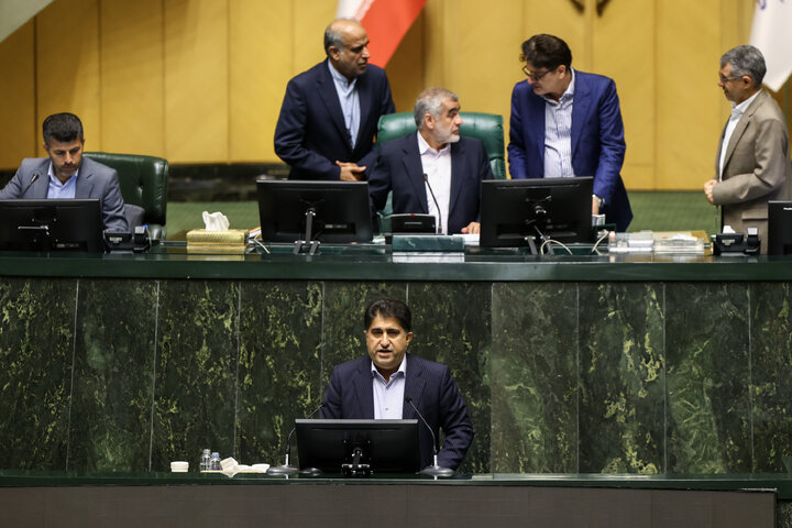 ناطقان میان دستور صحن علنی سه‌شنبه 4 شهریور 1404
