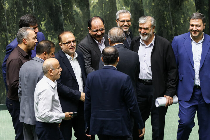ناطقان میان دستور صحن علنی سه‌شنبه 4 شهریور 1404