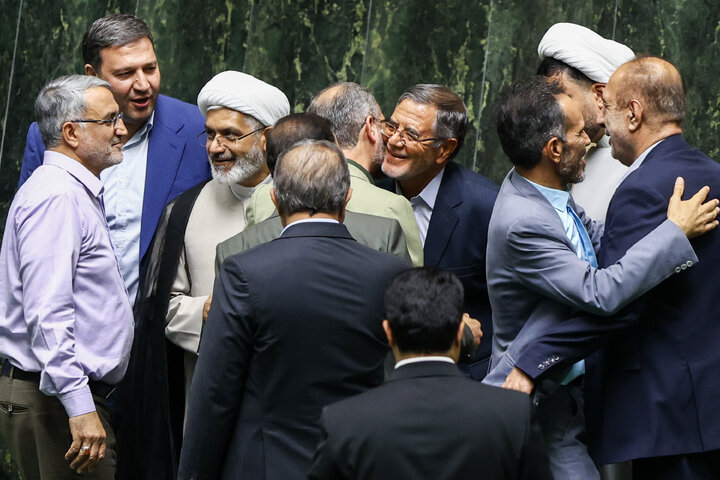 ناطقان میان دستور صحن علنی سه‌شنبه 4 شهریور 1404
