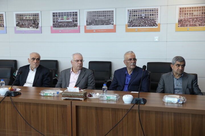 نشست فراکسیون کشاورزی پویا و امور عشایر با تولیدکنندگان و فعالان انجمن صنفی ماکارونی