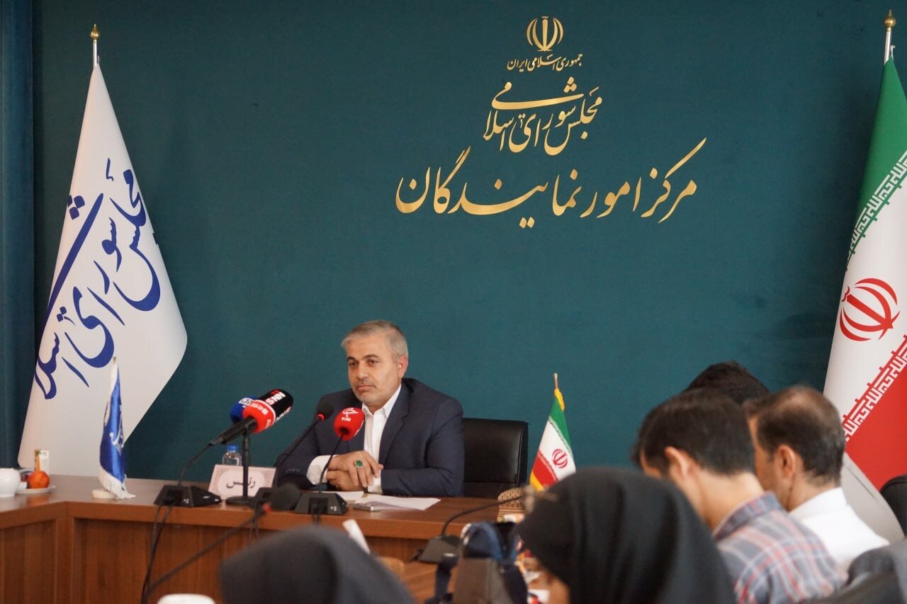 ۴۸ نفر از مدیران سطح بالای دولت از نمایندگان ادوار هستند/نمایندگان ادوار پشتوانهای برای حل مشکلات کشور  ۴۸ نفر از مدیران سطح بالای دولت از نمایندگان ادوار هستند/نمایندگان ادوار پشتوانهای برای حل مشکلات کشور