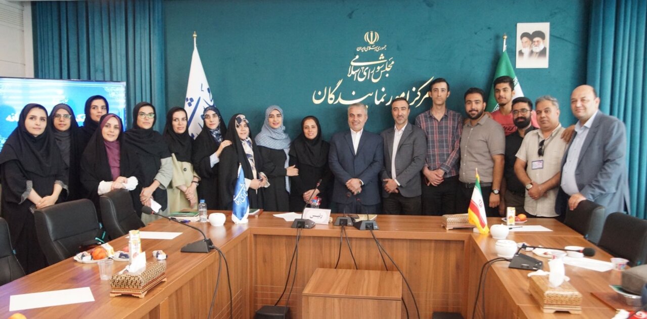 ۴۸ نفر از مدیران سطح بالای دولت از نمایندگان ادوار هستند/نمایندگان ادوار پشتوانه‌ای برای حل مشکلات کشور 