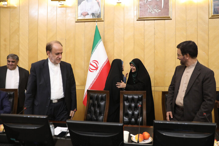 نشست هم اندیشی سیاستهای ابلاغی مقام معظم رهبری در حوزه حمل و نقل با حضور وزیر راه و شهرسازی