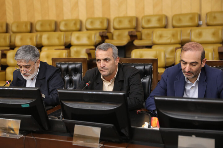 نشست هم اندیشی سیاستهای ابلاغی مقام معظم رهبری در حوزه حمل و نقل با حضور وزیر راه و شهرسازی