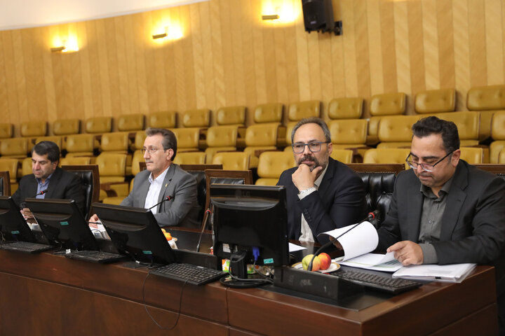 نشست هم اندیشی سیاستهای ابلاغی مقام معظم رهبری در حوزه حمل و نقل با حضور وزیر راه و شهرسازی