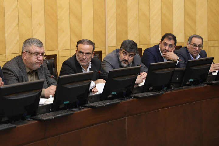 نشست هم اندیشی سیاستهای ابلاغی مقام معظم رهبری در حوزه حمل و نقل با حضور وزیر راه و شهرسازی