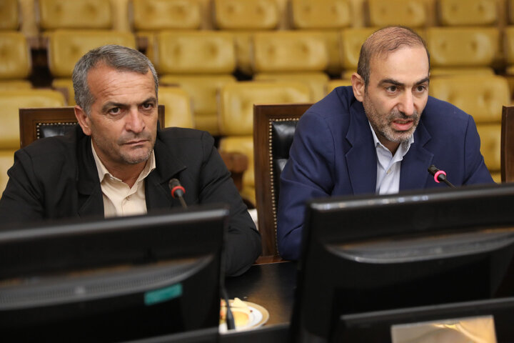 نشست هم اندیشی سیاستهای ابلاغی مقام معظم رهبری در حوزه حمل و نقل با حضور وزیر راه و شهرسازی