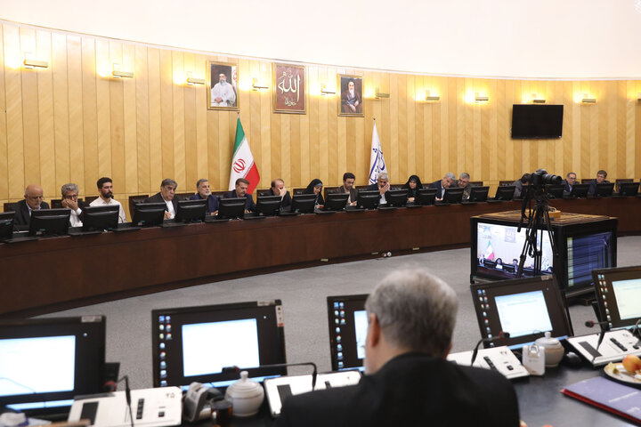 نشست هم اندیشی سیاستهای ابلاغی مقام معظم رهبری در حوزه حمل و نقل با حضور وزیر راه و شهرسازی