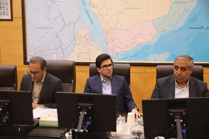 نشست 11 شهریور فراکسیون کارآفرینی،رفع موانع تولید و اشتغال باحضور مدیران عامل پالایشگاهها