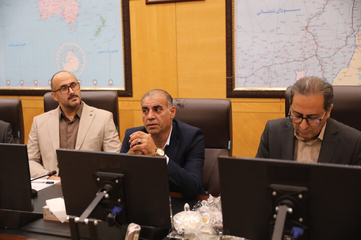 نشست 11 شهریور فراکسیون کارآفرینی،رفع موانع تولید و اشتغال باحضور مدیران عامل پالایشگاهها