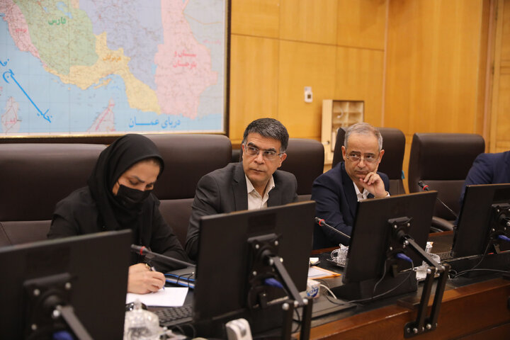 نشست 11 شهریور فراکسیون کارآفرینی،رفع موانع تولید و اشتغال باحضور مدیران عامل پالایشگاهها