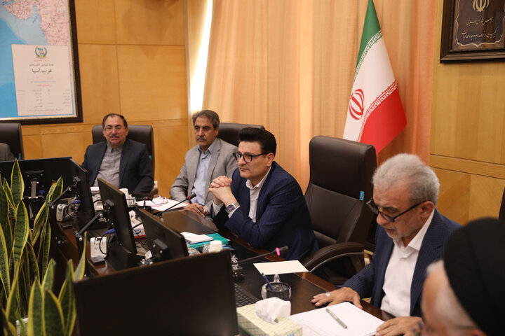 نشست 11 شهریور فراکسیون کارآفرینی،رفع موانع تولید و اشتغال باحضور مدیران عامل پالایشگاهها