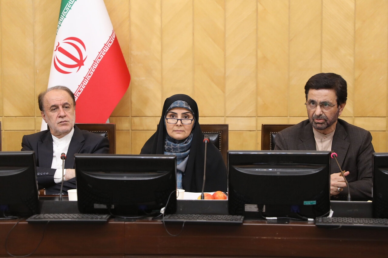 نشست هم اندیشی سیاست‌های ابلاغی مقام معظم رهبری در حوزه حمل و نقل با حضور وزیر راه