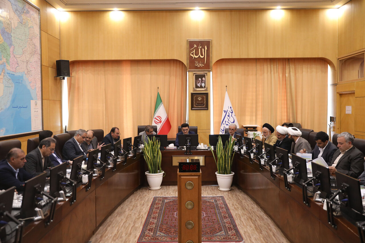نشست 11 شهریور فراکسیون کارآفرینی، رفع موانع تولید و اشتغال با حضور مدیران عامل پالایشگاه ها